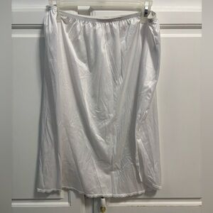 Vanity Fair White Half Slip 24" Length Style 11860 Side Slit Women’s Size 2X